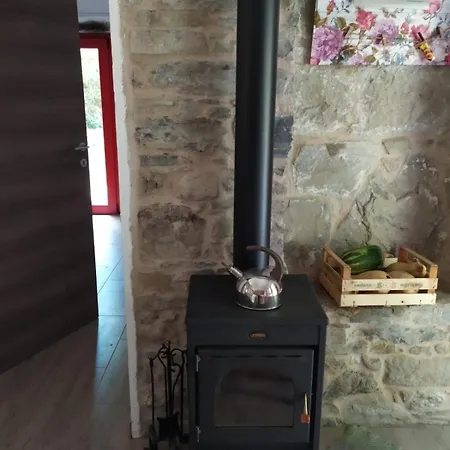 Holiday home Antico Mulino Sul Dolo - La Vecchia Casa In Sasso Montefiorino